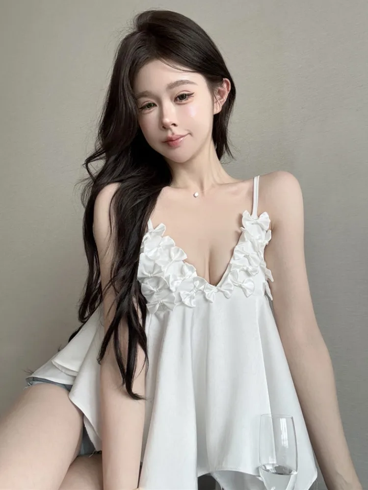 Pure Desire Sexy Deep V-neck Knot Umbrella Hem Tank Top Women Summer New Loose Slimming Short Sleeveless Blouse
Pure Desire Sexy Deep V-neck Knot Umbrella Hem Tank Top Women Summer New Loose Slimming Short Sleeveless Blouse