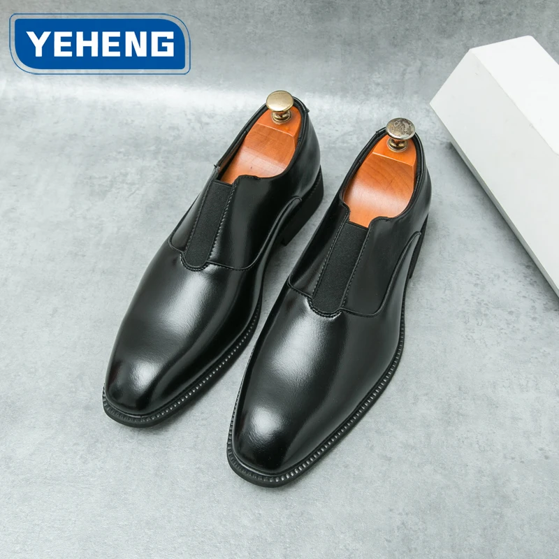 Brand Designer Men Dressing Leather Shoes Casual Flat Patent Leather Dress Business Shoes Pointed Toe Wedding Loafers Shoes Male
Brand Designer Men Dressing Leather Shoes Casual Flat Patent Leather Dress Business Shoes Pointed Toe Wedding Loafers Shoes Male
