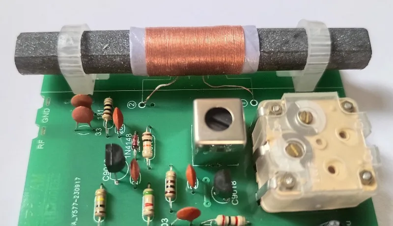 2P3 радиопередатчик средней волны источник сигнала AM радио эксперимент DIY комплект тест руда радио
2P3 радиопередатчик средней волны источник сигнала AM радио эксперимент DIY комплект тест руда радио