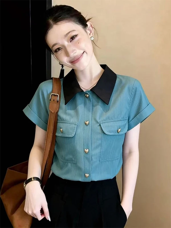 Retro Color Block Collared Short Sleeve Women's Shirt Summer Slim Fit Heart Button Design Versatile Top Sakura Lemon Brand
Retro Color Block Collared Short Sleeve Women's Shirt Summer Slim Fit Heart Button Design Versatile Top Sakura Lemon Brand
