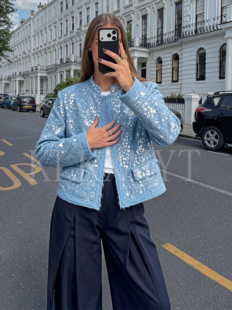 Casual Chic Women Jacket Blue Sequins O-Neck Short Coats New Fashion 2025 Autumn Holiday Elegant Jackets Long Sleeve Outerwear
Casual Chic Women Jacket Blue Sequins O-Neck Short Coats New Fashion 2025 Autumn Holiday Elegant Jackets Long Sleeve Outerwear