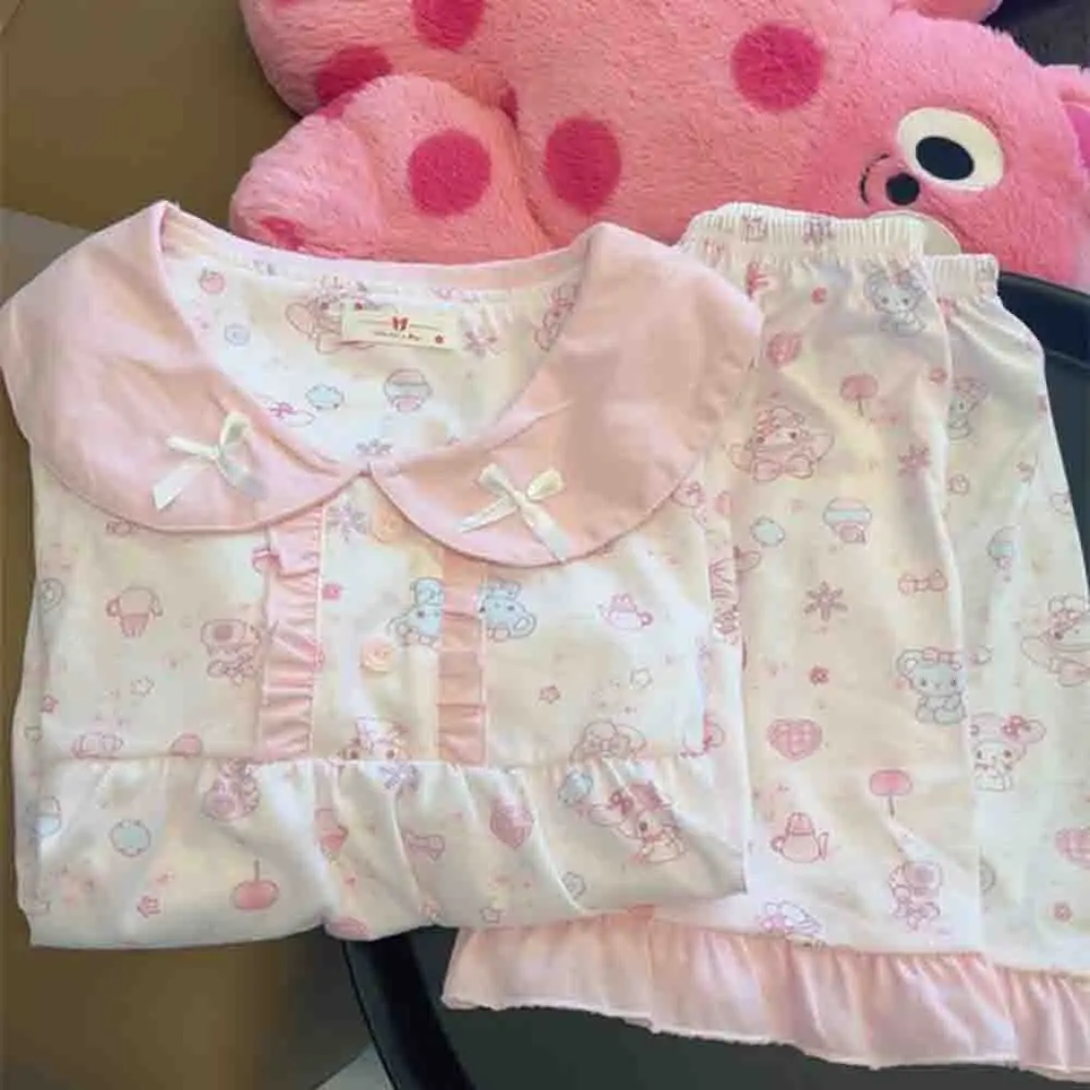 Sanrio Hello Kitty Cute Women's Pajama Set Kawaii Y2K Cartoon Summer Pajama Short Sleeve Shorts Pajama Home Set New Style Gift
Sanrio Hello Kitty Cute Women's Pajama Set Kawaii Y2K Cartoon Summer Pajama Short Sleeve Shorts Pajama Home Set New Style Gift