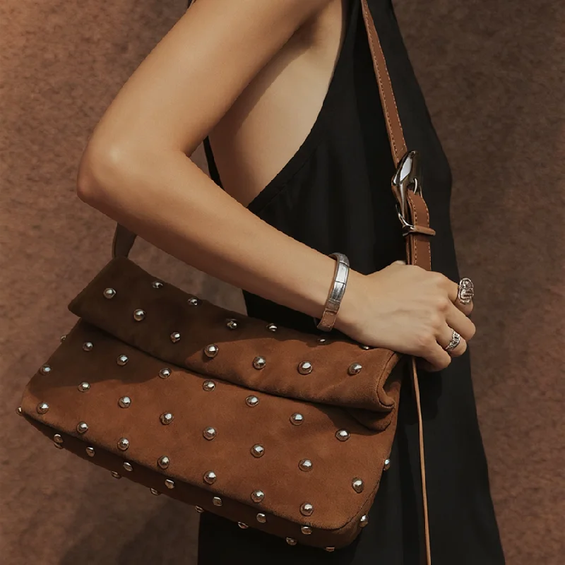 Дизайнерская роскошная сумка на плечо, женская новая высококачественная замшевая сумка с заклепками, украшение, мото-стиль, винтажные повседневные женские сумки
Дизайнерская роскошная сумка на плечо, женская новая высококачественная замшевая сумка с заклепками, украшение, мото-стиль, винтажные повседневные женские сумки