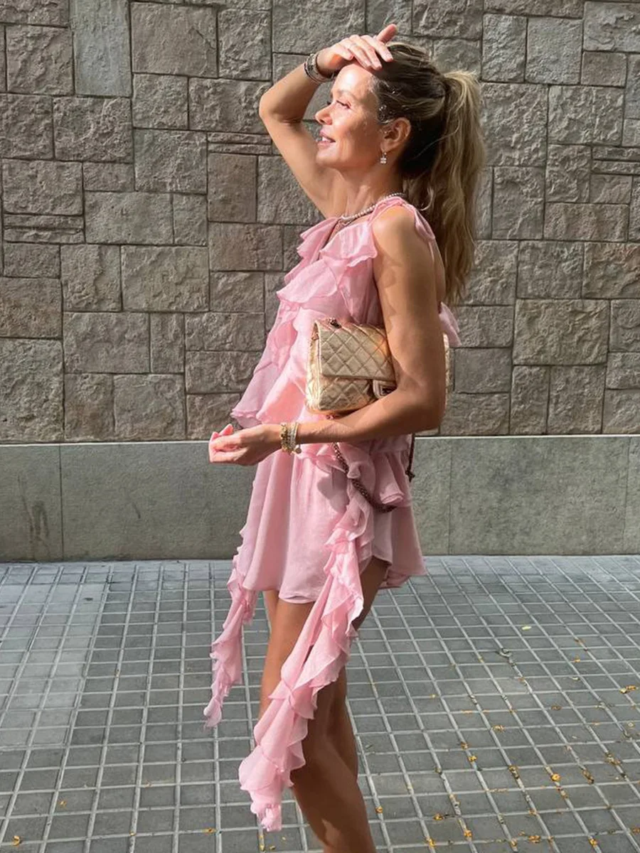 LIinar 2026 Summer Women's V Neck Ruffled Sling Top Flowy Chiffon Fabric Irregular Train Hem Sleeveless Cami Top
LIinar 2026 Summer Women's V Neck Ruffled Sling Top Flowy Chiffon Fabric Irregular Train Hem Sleeveless Cami Top