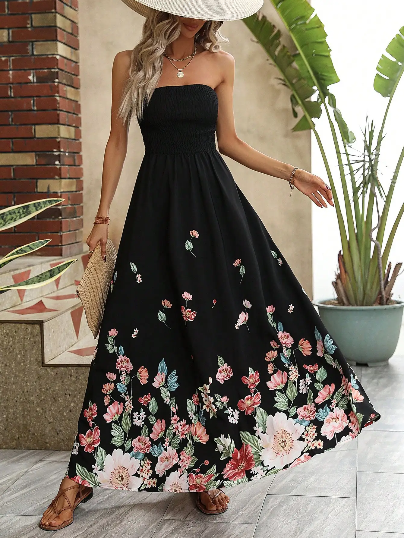 Black Floral Print Strapless Maxi Dress for Beach Vacation
Black Floral Print Strapless Maxi Dress for Beach Vacation