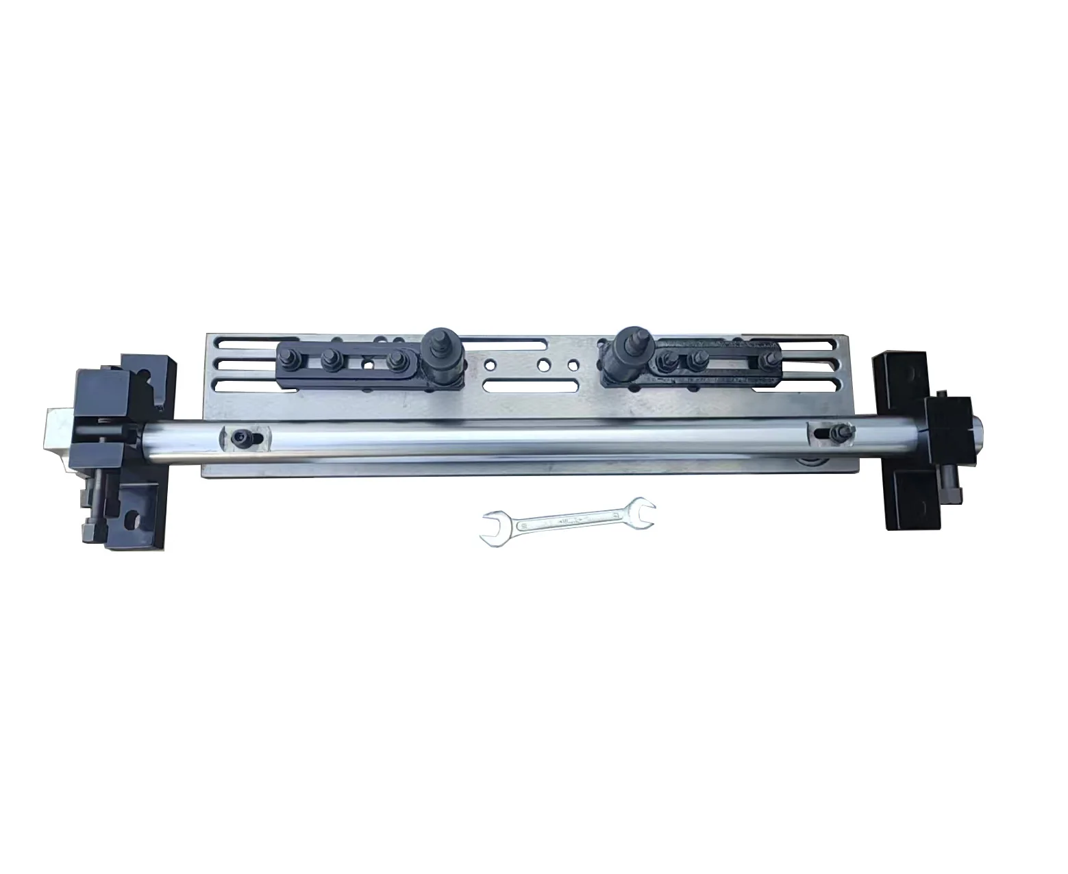 Factory Direct Sales Adjustable Universal Fixture with Mounting Plate for BM150 CYLINDER BORING & MILLING MACHINE Model YWJ7015
Factory Direct Sales Adjustable Universal Fixture with Mounting Plate for BM150 CYLINDER BORING & MILLING MACHINE Model YWJ7015