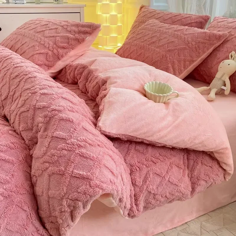 Milk Fleece Single Duvet Cover Autumn/winter Thickened Warm Solid Color Duvet Cover Bedding for Double Use
Milk Fleece Single Duvet Cover Autumn/winter Thickened Warm Solid Color Duvet Cover Bedding for Double Use