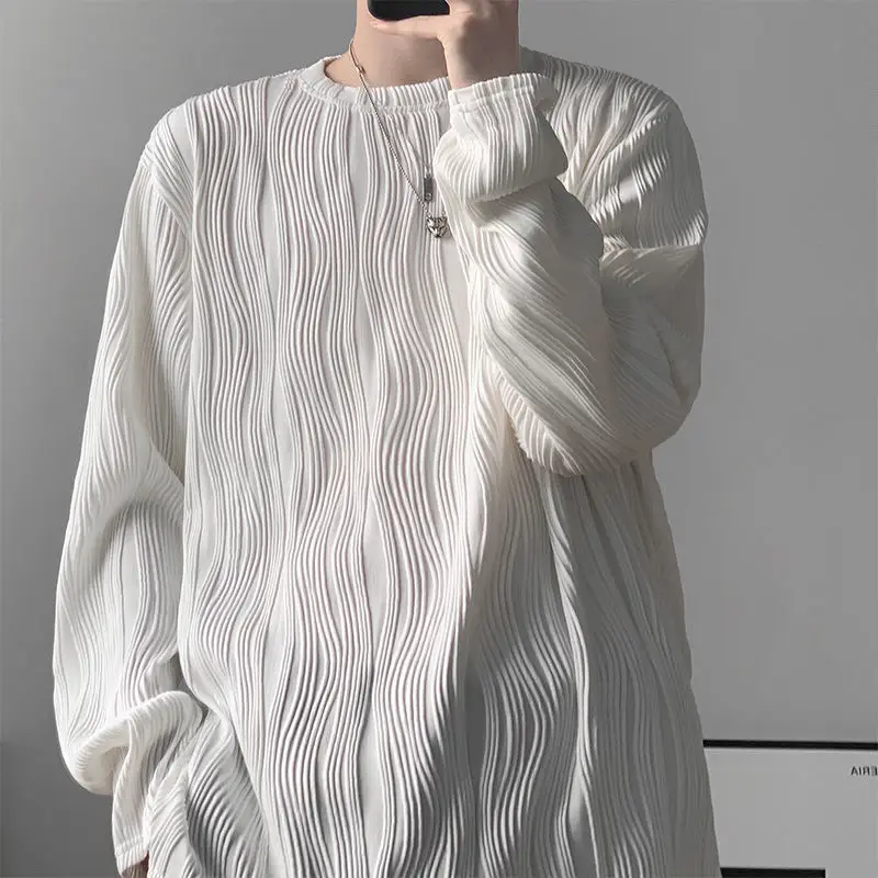 Autumn Long Sleeved T-shirt Loose Pleated Texture Top with Temperament Round Neck Pullover Casual Men's Wear
Autumn Long Sleeved T-shirt Loose Pleated Texture Top with Temperament Round Neck Pullover Casual Men's Wear