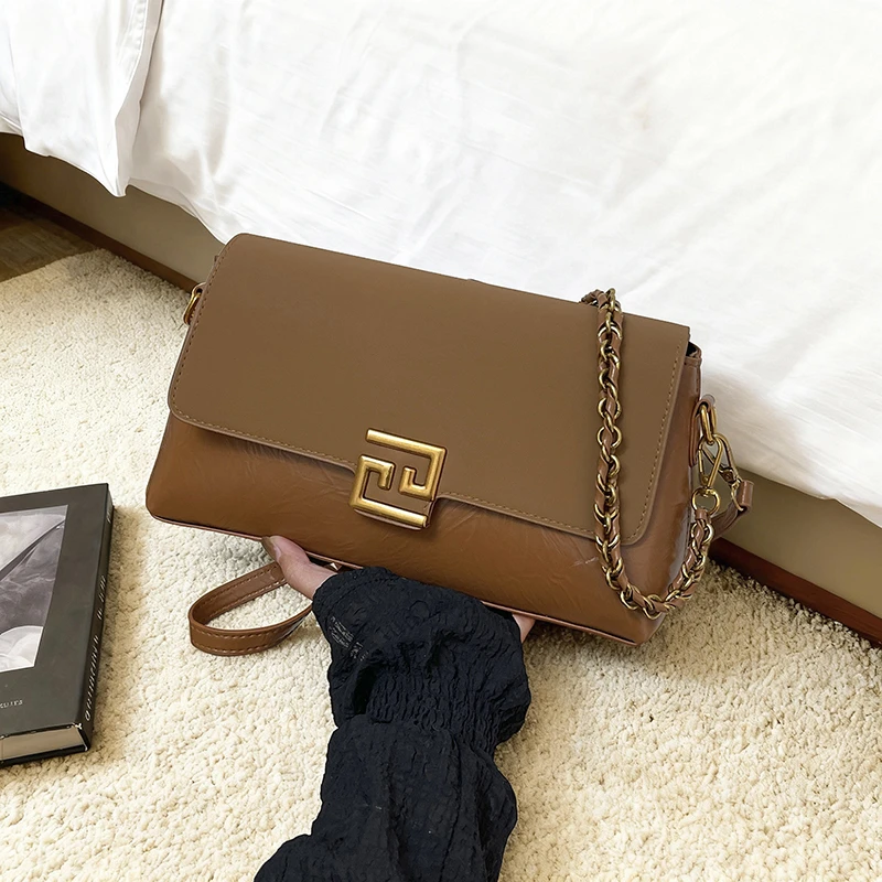Mom' Bag Stylish Leather Shoulder Bag For Women, Classic Messenger Bag For Ladies With Elegant Famous Designer Details
Mom' Bag Stylish Leather Shoulder Bag For Women, Classic Messenger Bag For Ladies With Elegant Famous Designer Details