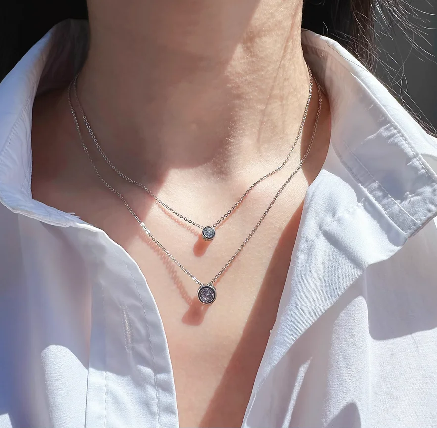 Foreign trade jewelry minimalist fashion geometric round zircon necklace feminine Joker double layered clavicle chain.
Foreign trade jewelry minimalist fashion geometric round zircon necklace feminine Joker double layered clavicle chain.