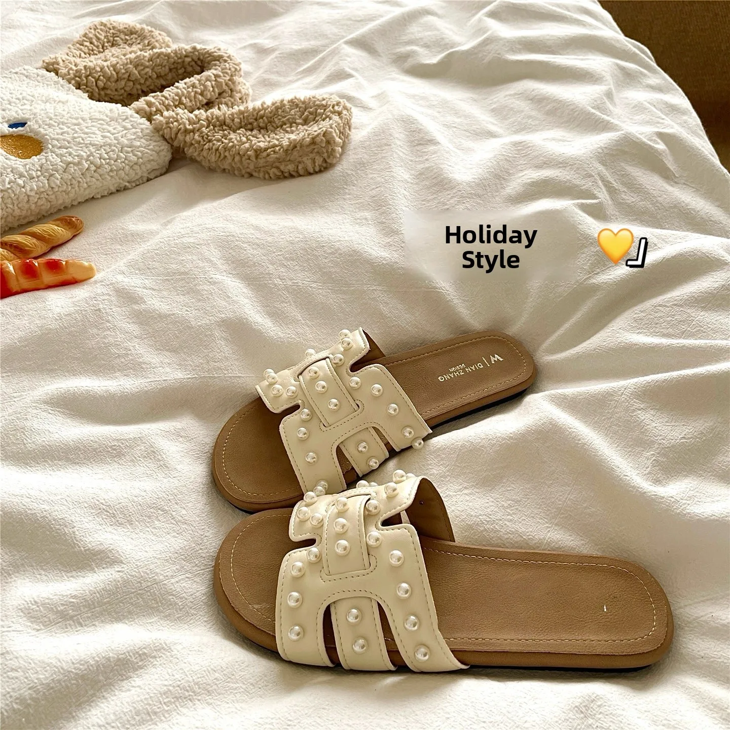 Stunning Bohemian Style Pearl Embellished Women's Sandals Breathable Anti-Slip Summer Flat Sandals Comfortable Holiday Slippers
Stunning Bohemian Style Pearl Embellished Women's Sandals Breathable Anti-Slip Summer Flat Sandals Comfortable Holiday Slippers