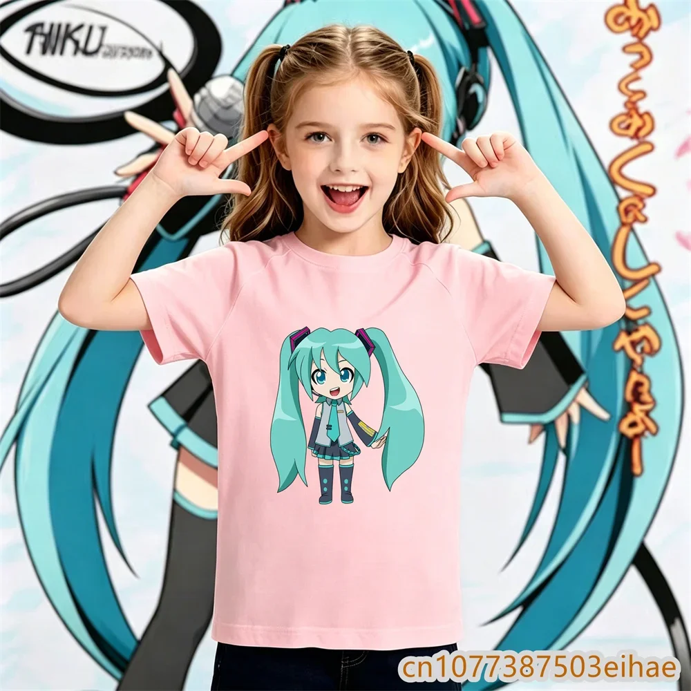 Hatsune Miku Unique Y2K Retro Design T Shirt Loose Printed Short Sleeve Unisex Kids Sportswear Casual Top For Boys And Girls
Hatsune Miku Unique Y2K Retro Design T Shirt Loose Printed Short Sleeve Unisex Kids Sportswear Casual Top For Boys And Girls