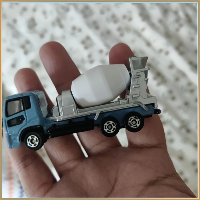 Original Tomica No.53 Nissan Quon Mixer Car, 742241 Diecast Alloy Model Truck Car Model Toy Gift
Original Tomica No.53 Nissan Quon Mixer Car, 742241 Diecast Alloy Model Truck Car Model Toy Gift
