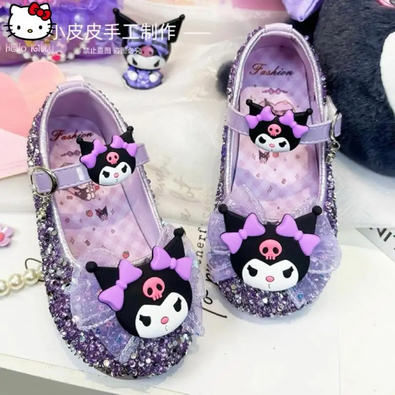 Kuromi/обувь принцессы Kawaii для девочек Sanrio, весенне-осенние новые детские туфли с мягкой подошвой и рисунком аниме, одинарные туфли с ромбовидным бантом и кристаллами
Kuromi/обувь принцессы Kawaii для девочек Sanrio, весенне-осенние новые детские туфли с мягкой подошвой и рисунком аниме, одинарные туфли с ромбовидным бантом и кристаллами