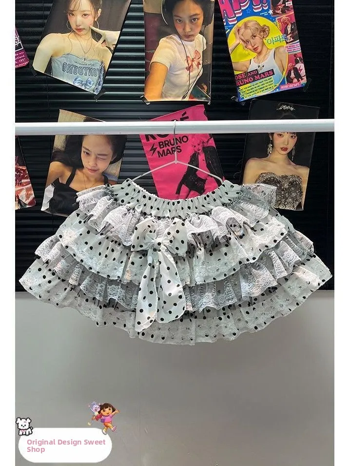 Оригинальная пышная юбка-тортик ручной работы в черно-белую горошек контрастного цвета для горячих девушек с узлом субкультуры Y2K
Оригинальная пышная юбка-тортик ручной работы в черно-белую горошек контрастного цвета для горячих девушек с узлом субкультуры Y2K