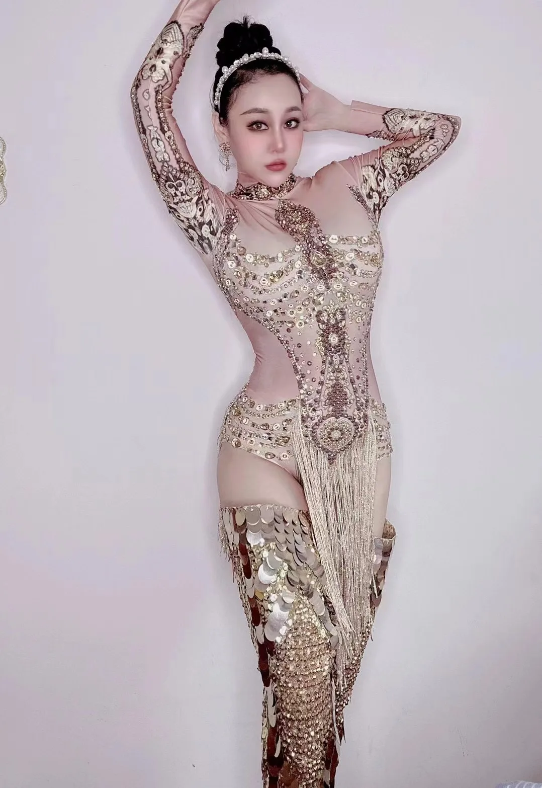 Sparkly Gold Rhinestones Fringe Leotard Women Birthday Nightclub Party Outfit Sexy Dance Bodysuit Performance Show Stage Wear
Sparkly Gold Rhinestones Fringe Leotard Women Birthday Nightclub Party Outfit Sexy Dance Bodysuit Performance Show Stage Wear