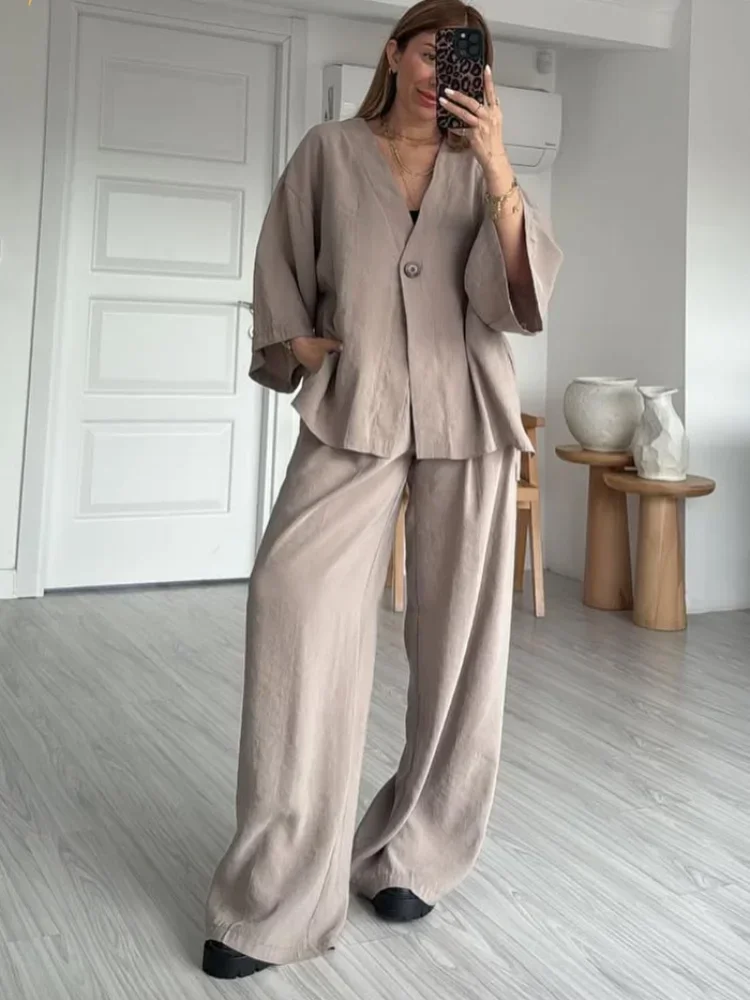 Loose Casual Women Solid Pants Set Chic V-neck Long Sleeve Button Cardigan Top Suit + Wide Leg Pants Commuter Cotton Linen Sets 
Loose Casual Women Solid Pants Set Chic V-neck Long Sleeve Button Cardigan Top Suit + Wide Leg Pants Commuter Cotton Linen Sets