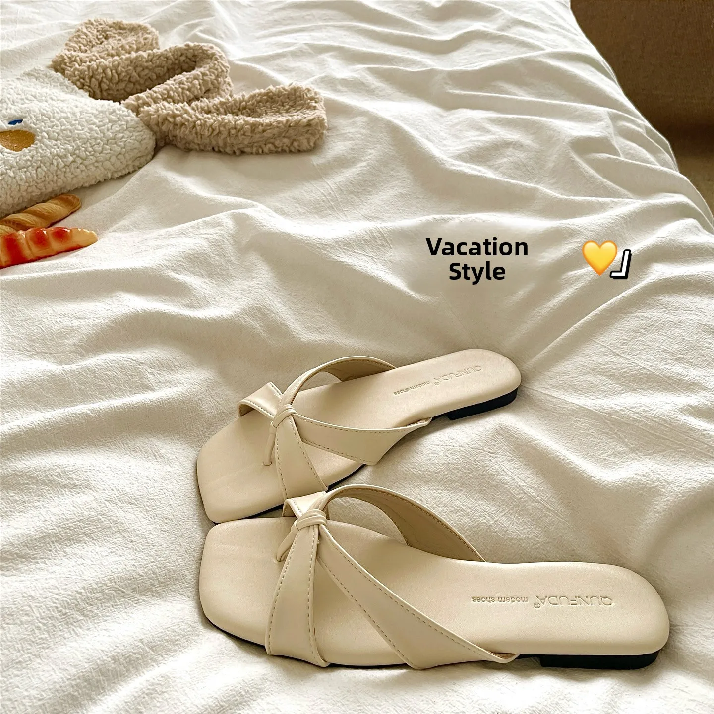 Summer Beach Style Women's Sandals Anti-Slip Clogs Trendy Hollow out Flat Heel PU Upgraded Version Casual Slip-On Shoes
Summer Beach Style Women's Sandals Anti-Slip Clogs Trendy Hollow out Flat Heel PU Upgraded Version Casual Slip-On Shoes