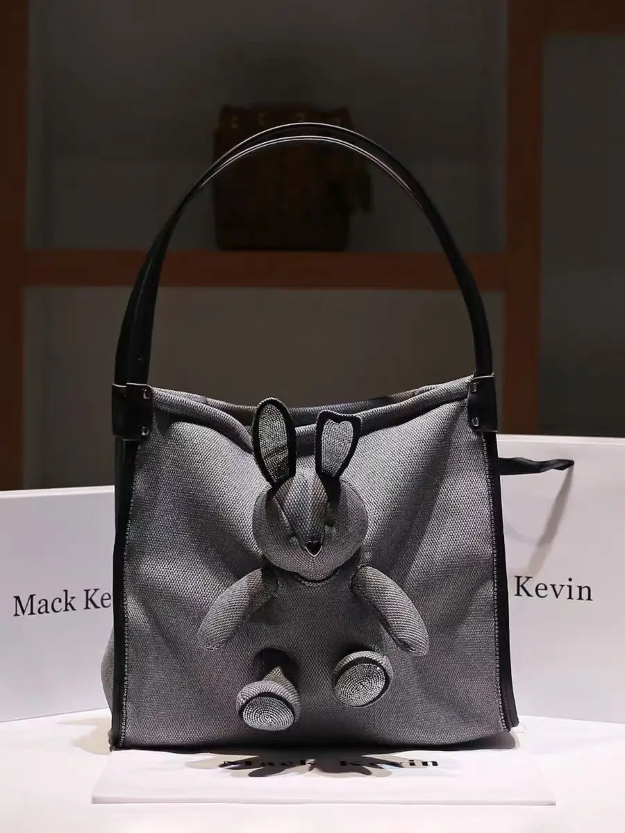 Large Capacity Fabric Bucket Bag Fashion Design Bear Doll Casual Tote Bag High Quality Women Handbag Lady Purse Shoulder Bag
Large Capacity Fabric Bucket Bag Fashion Design Bear Doll Casual Tote Bag High Quality Women Handbag Lady Purse Shoulder Bag