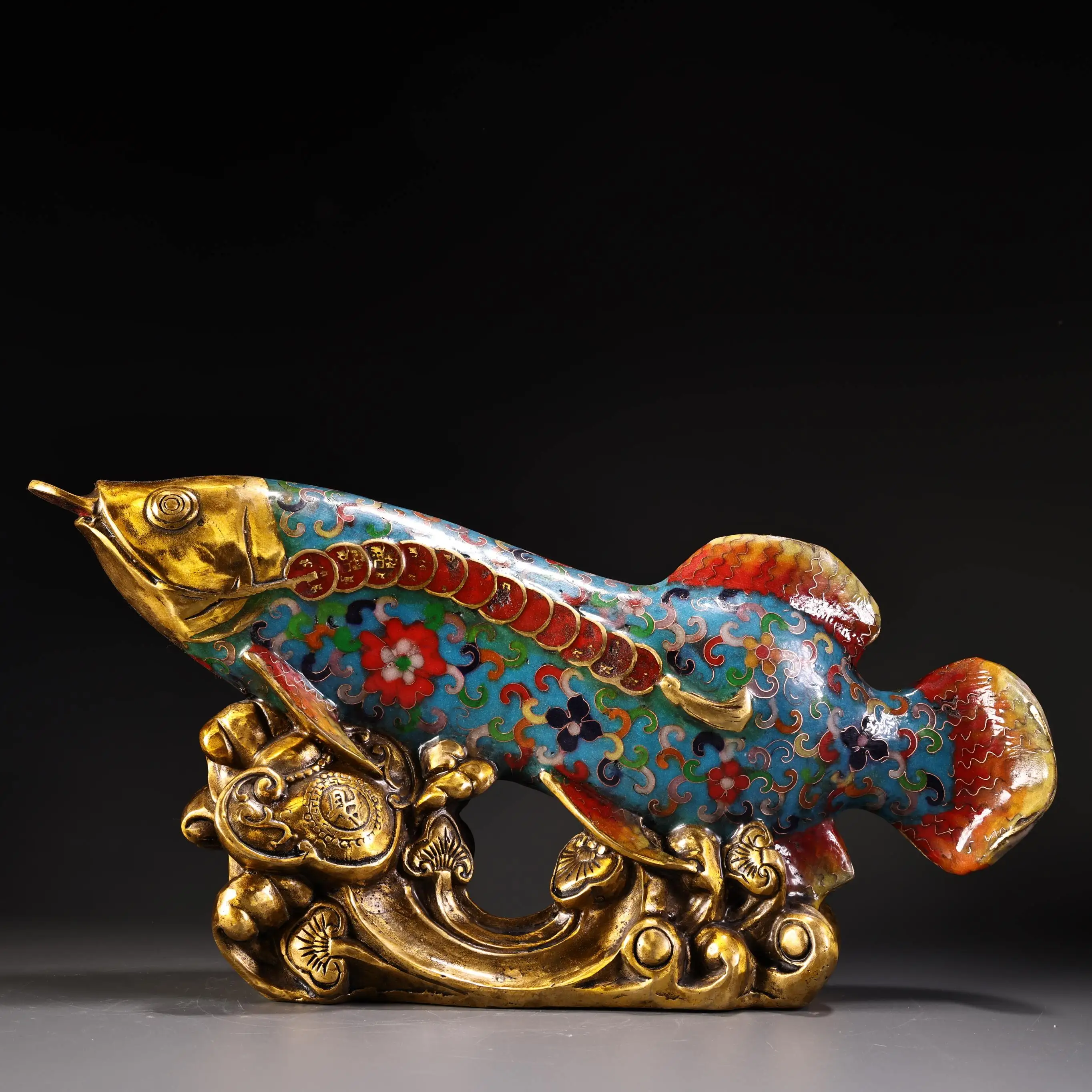 15"Tibetan Temple Collection Old Bronze Cloisonn Enamel High Relief Yuanbao Ruyi base Coin Fish Statue Amass wealth Ornaments
15"Tibetan Temple Collection Old Bronze Cloisonn Enamel High Relief Yuanbao Ruyi base Coin Fish Statue Amass wealth Ornaments