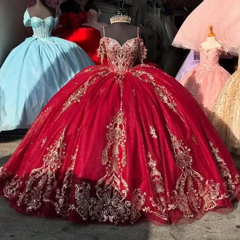Customized Shiny Red Off Shoulder Quinceanera Dres Tull sequin applique beads Bow vestidos de 15 Quinceanera
Customized Shiny Red Off Shoulder Quinceanera Dres Tull sequin applique beads Bow vestidos de 15 Quinceanera 