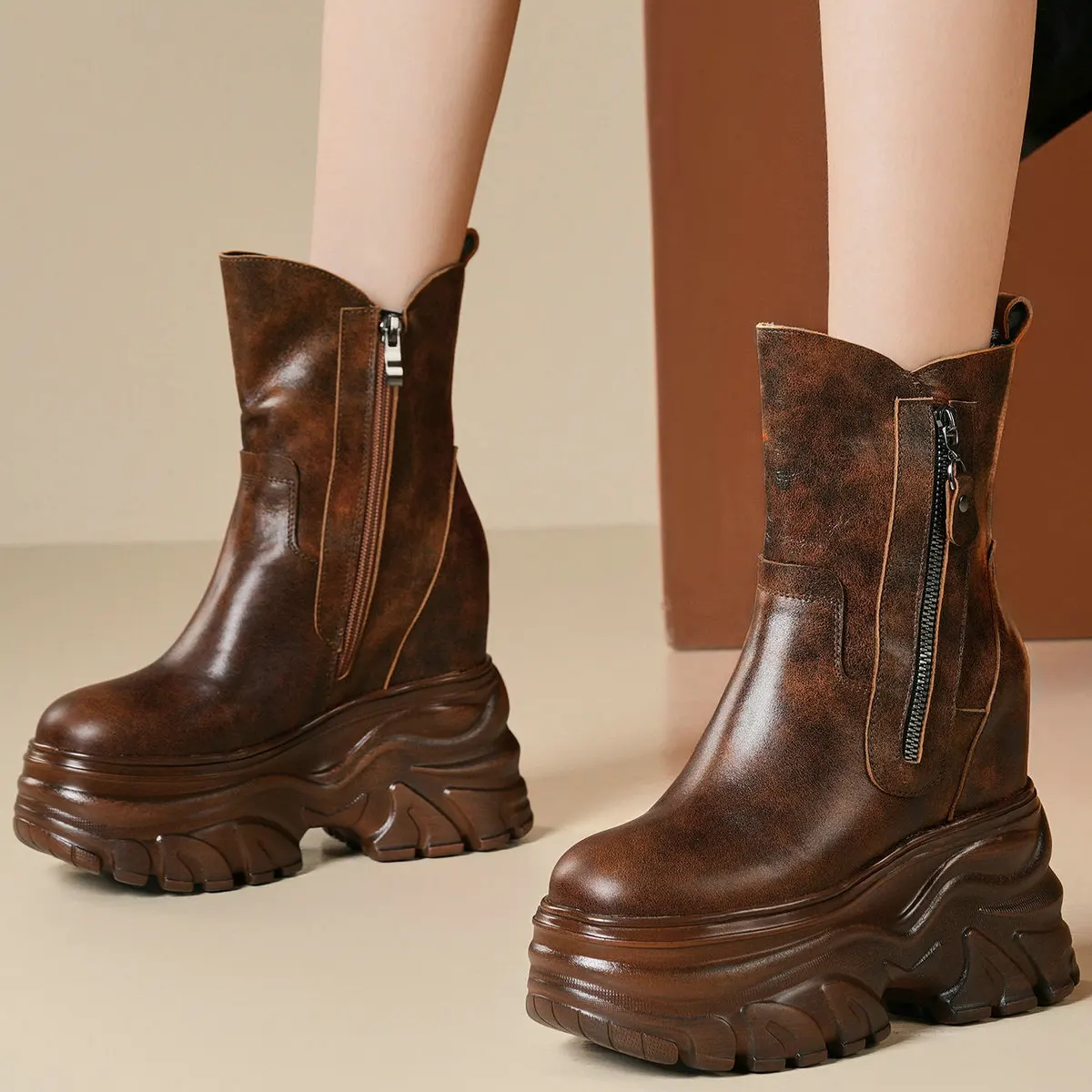 2025 Winter Platform Pumps Shoes Women Genuine Leather Super High Heels Snow Boots Female Round Toe Fashion Sneaker Casual Shoes
2025 Winter Platform Pumps Shoes Women Genuine Leather Super High Heels Snow Boots Female Round Toe Fashion Sneaker Casual Shoes