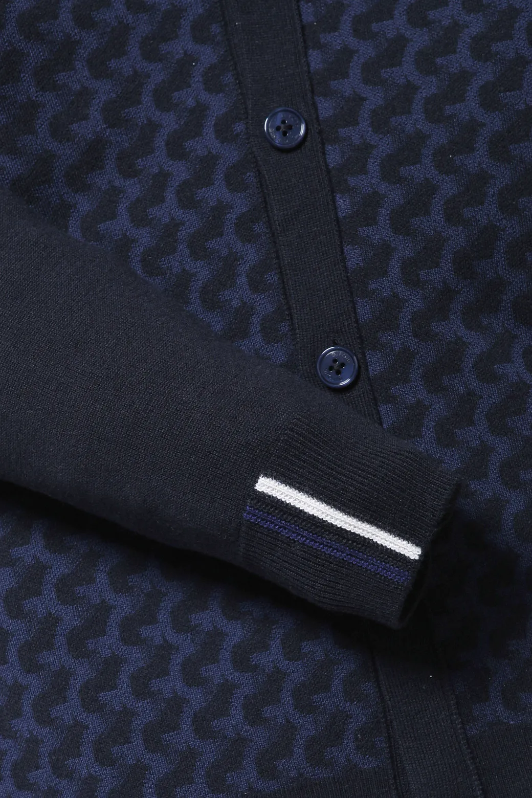 Trendy V-Ne Knitted Golf Sports Jaet Men's High-End Jaet Luxury Classic New Autumn Long Sve Korean Sle Faionable
Trendy V-Ne Knitted Golf Sports Jaet Men's High-End Jaet Luxury Classic New Autumn Long Sve Korean Sle Faionable