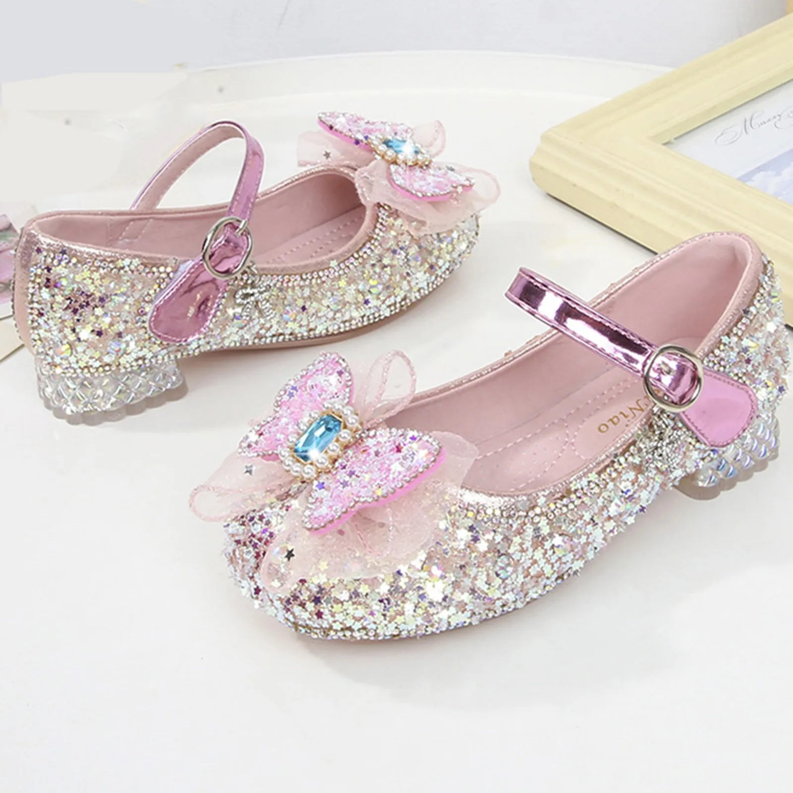 Girls Princess Leather Shoes With Crystal Decor Mary Janes Adjustable Strap Casual Heels For Kids Autumn Fashion Footwear
Girls Princess Leather Shoes With Crystal Decor Mary Janes Adjustable Strap Casual Heels For Kids Autumn Fashion Footwear