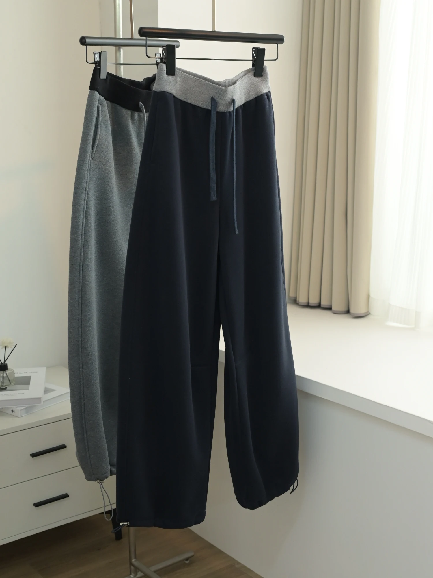 High Waist Thickened Fleece Drawstring Straight Leg Sweatpants Women's Winter New Style Slimming Trousers Korean Style Commute
High Waist Thickened Fleece Drawstring Straight Leg Sweatpants Women's Winter New Style Slimming Trousers Korean Style Commute
