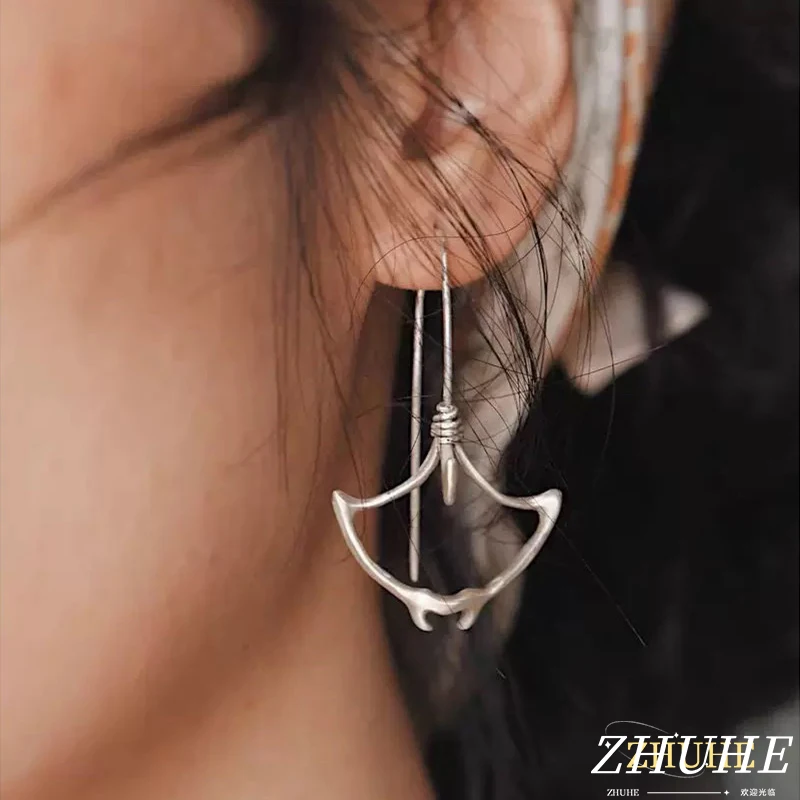 The Ocean Series Dynamic Manta Ray Earrings With A Retro Style Are Jewelry Accessories For Both Men And Women
The Ocean Series Dynamic Manta Ray Earrings With A Retro Style Are Jewelry Accessories For Both Men And Women