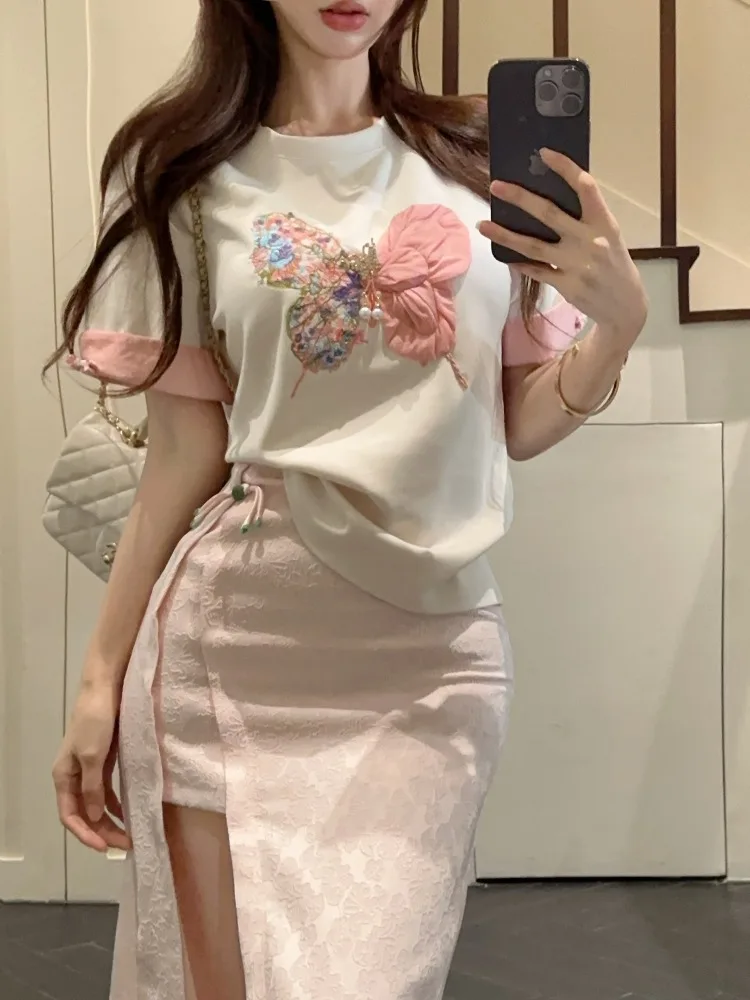Sweet Embroidery Short Sleeve T-Shirt Women's Fashion Summer Two-Piece Set Pure Desire National Style Button Split ...
Sweet Embroidery Short Sleeve T-Shirt Women's Fashion Summer Two-Piece Set Pure Desire National Style Button Split ...