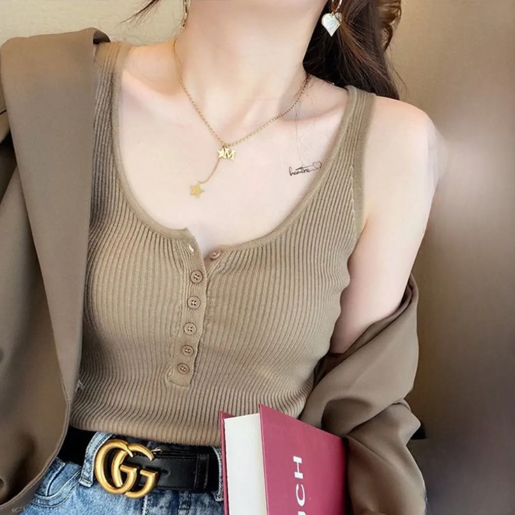 Large Size Women's Camisole Ice Silk Top Outer Wear Design Knitted Base Shirt for Chubby Summer Niche Sense
Large Size Women's Camisole Ice Silk Top Outer Wear Design Knitted Base Shirt for Chubby Summer Niche Sense