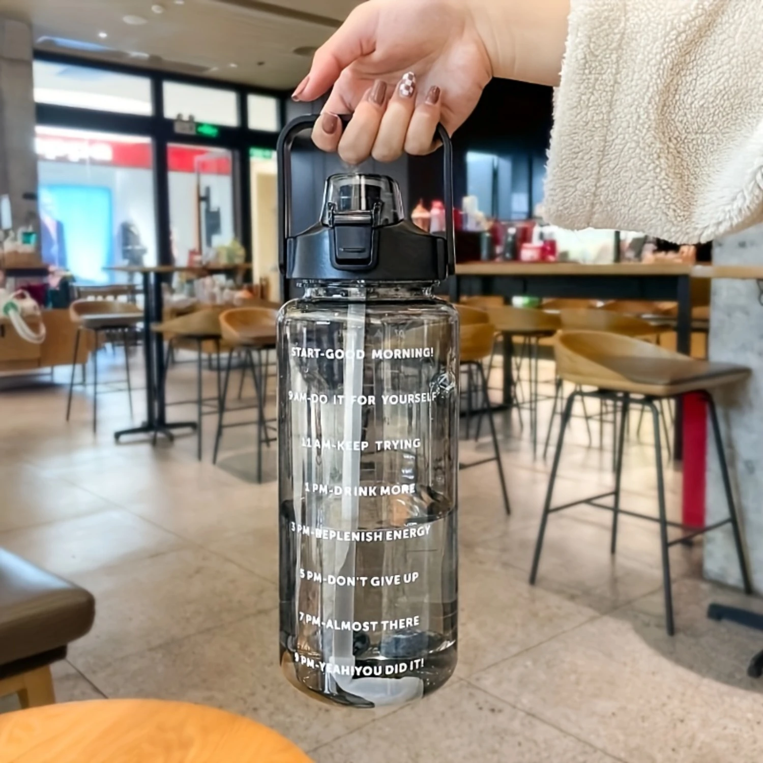 1pc 2L/67.63oz Portable Flip Top Water Bottle, Large Capacity Clear Water Cup, With Time Marker, Suitable For Cycling, Outdoor A
1pc 2L/67.63oz Portable Flip Top Water Bottle, Large Capacity Clear Water Cup, With Time Marker, Suitable For Cycling, Outdoor A