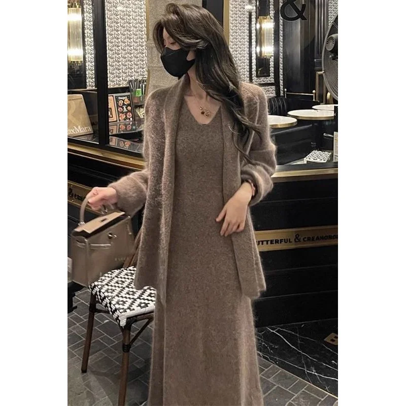 Vintage Lazy Style Shawl Cardigan Sweater Coat Women Long Autumn Winter New Strap Dress Two-Piece Set
Vintage Lazy Style Shawl Cardigan Sweater Coat Women Long Autumn Winter New Strap Dress Two-Piece Set