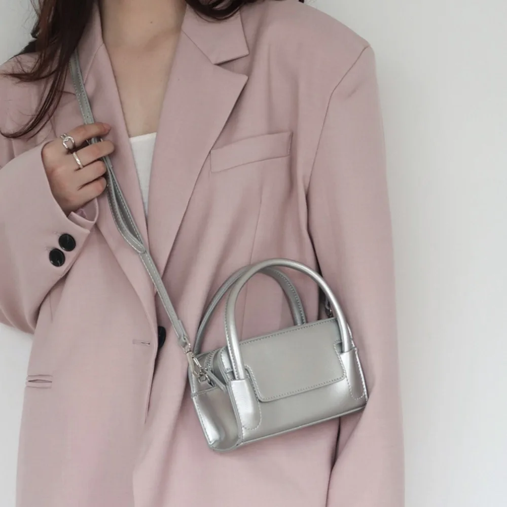 Leisure Mini Silver Small Square Bag Vintage PU Leather Crossbody Bag Handbag Fashion Box-shaped Bag Commute
Leisure Mini Silver Small Square Bag Vintage PU Leather Crossbody Bag Handbag Fashion Box-shaped Bag Commute