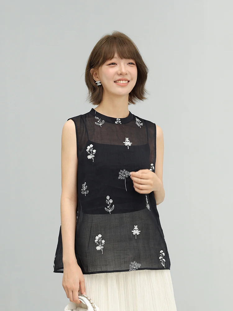 Elegant round Neck Sleeveless Embroidered Hemp Chinese Style Women's Shirt Versatile Slimming Top for Summer Breathable Comfo...
Elegant round Neck Sleeveless Embroidered Hemp Chinese Style Women's Shirt Versatile Slimming Top for Summer Breathable Comfo...