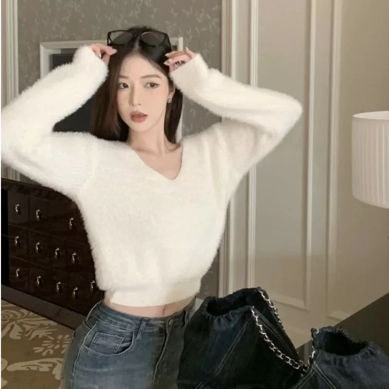 Женские пуловеры с цветочным принтом и вырезами на плечах: уникальный дизайн, модный тренд, уютный и стильный образ
Женские пуловеры с цветочным принтом и вырезами на плечах: уникальный дизайн, модный тренд, уютный и стильный образ