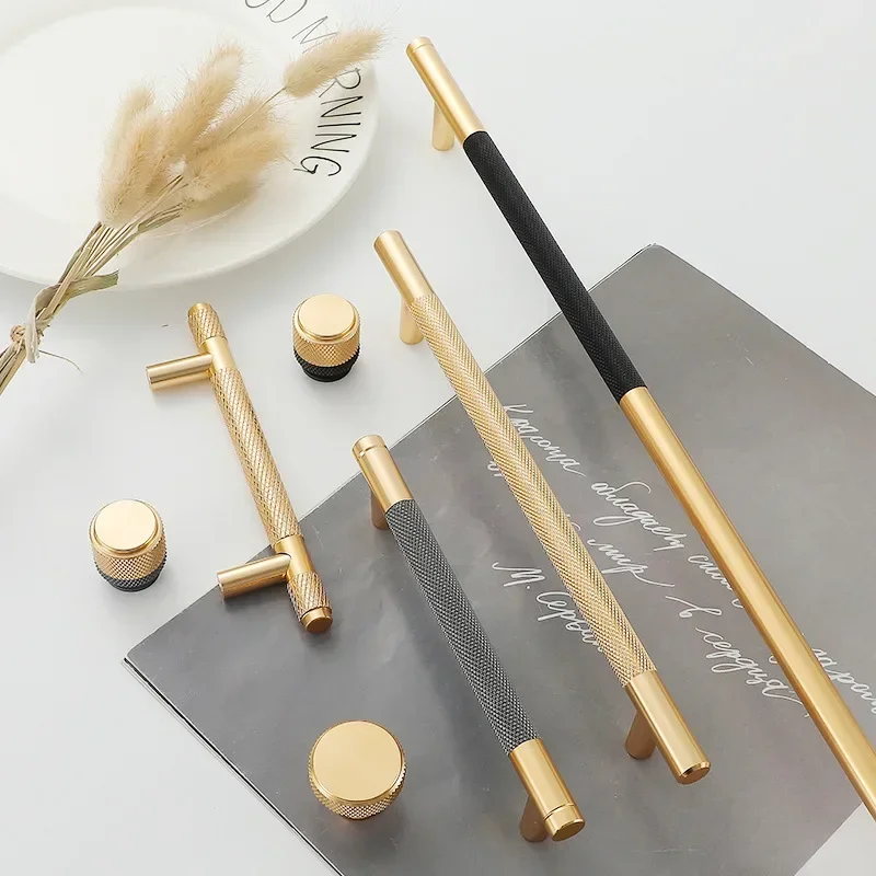 Gold two-color knurled clothing, cabinet door, aluminum alloy handle, frosted round pipe, gray black simple light luxury handle
Gold two-color knurled clothing, cabinet door, aluminum alloy handle, frosted round pipe, gray black simple light luxury handle