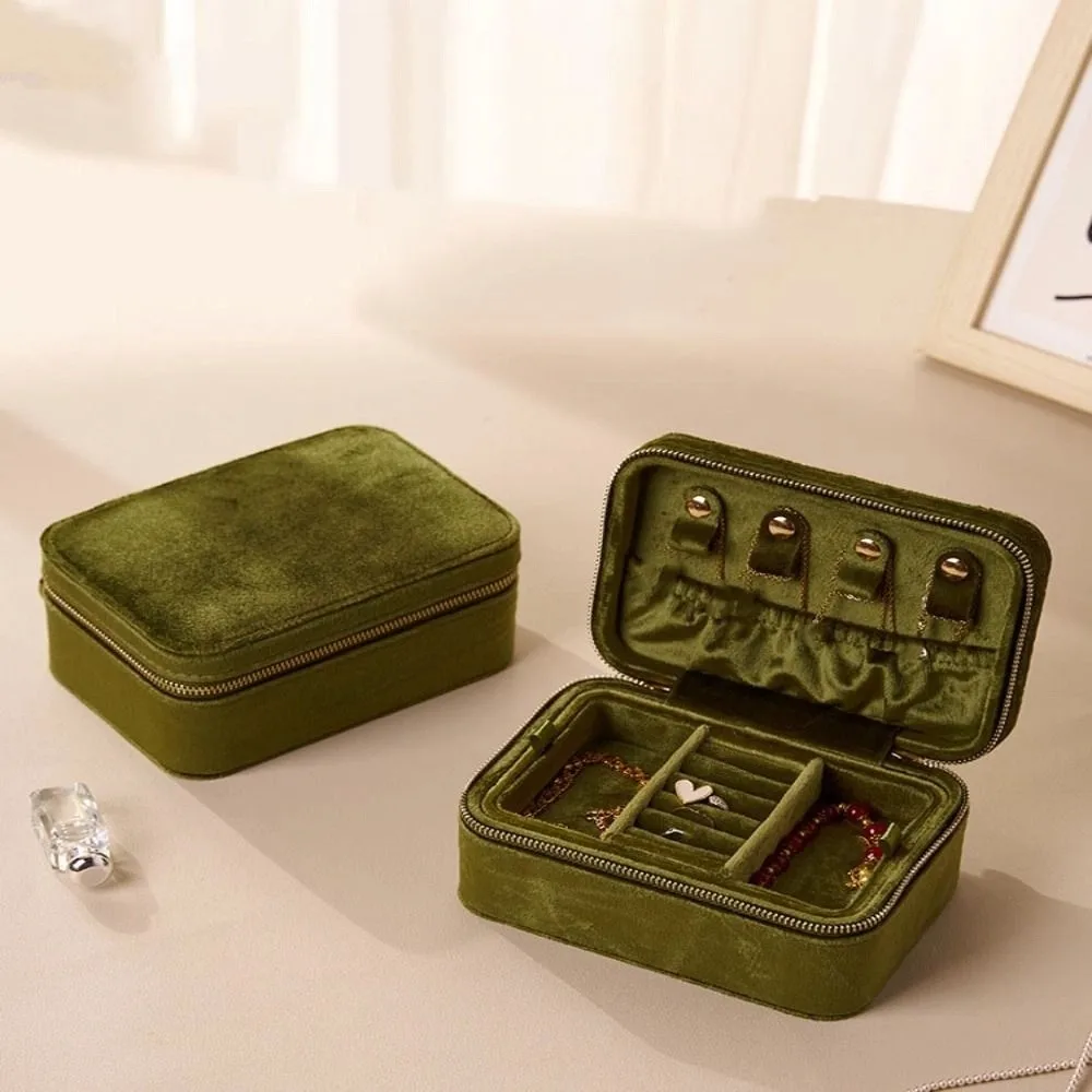 Detachable Jewelry Packing Bag Rings Necklace Large Capacity Velvet Jewelry Holder Organizer Bracelet Earrings
Detachable Jewelry Packing Bag Rings Necklace Large Capacity Velvet Jewelry Holder Organizer Bracelet Earrings