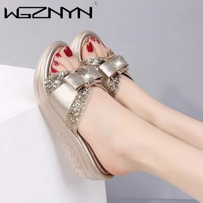 2025 Summer Women's Fashion Open Toe Slippers Women Flip Flops Platform High Heel Female Flipflop Shoe Comfortable Wedge Sandals
2025 Summer Women's Fashion Open Toe Slippers Women Flip Flops Platform High Heel Female Flipflop Shoe Comfortable Wedge Sandals