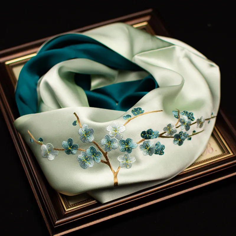 Women's Suzhou Embroidery Silk Scarf, Mulberry Silk Embroidered Shawl, Exquisite Floral Silk Gift, Perfect Match for Cheongsam
Women's Suzhou Embroidery Silk Scarf, Mulberry Silk Embroidered Shawl, Exquisite Floral Silk Gift, Perfect Match for Cheongsam