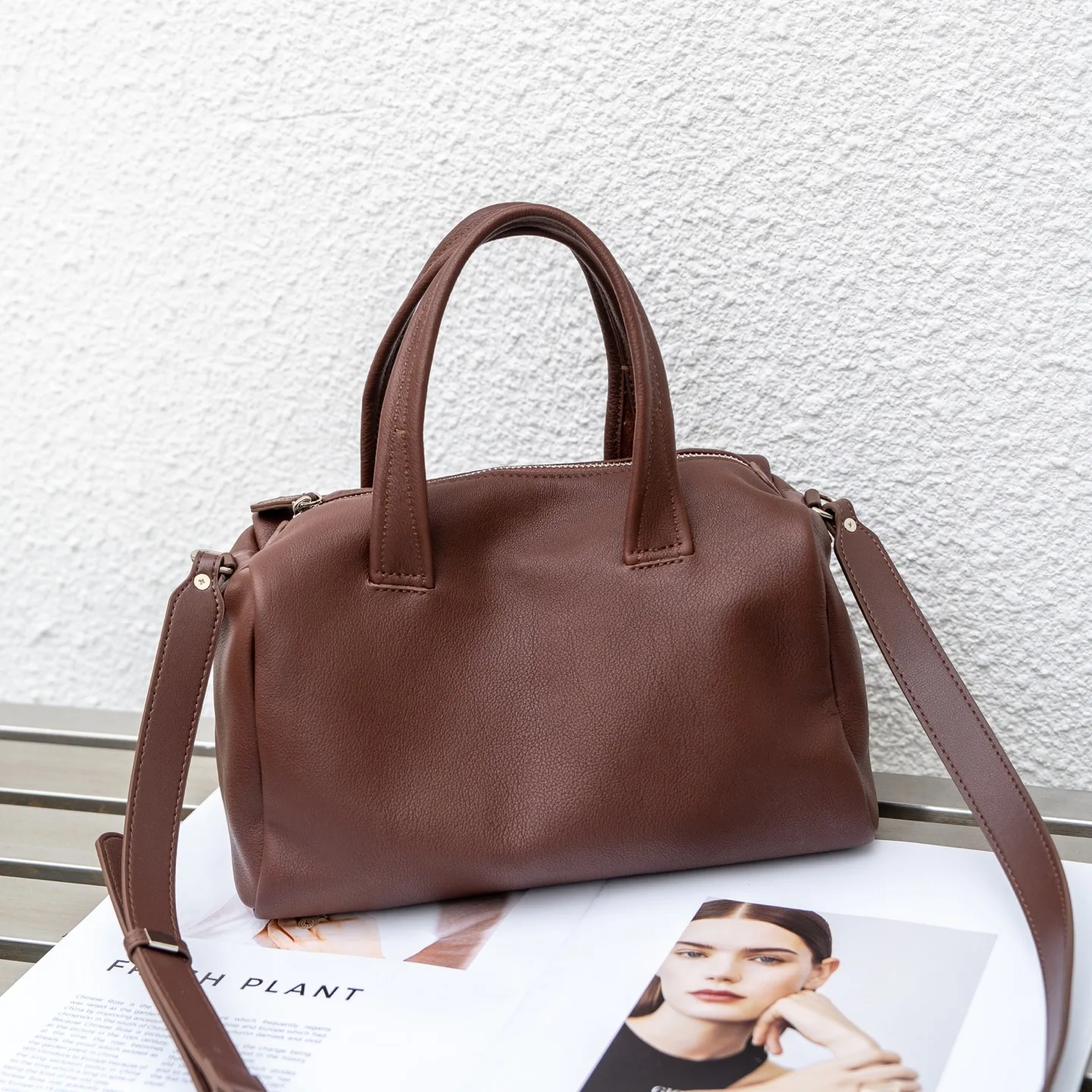 Genuine Grade Soft Cow Leather Fashion Women Shoulder Crossbody Bags Luxury Designer Brand Ladies Cowhide Handbag for Woman Tote
Genuine Grade Soft Cow Leather Fashion Women Shoulder Crossbody Bags Luxury Designer Brand Ladies Cowhide Handbag for Woman Tote