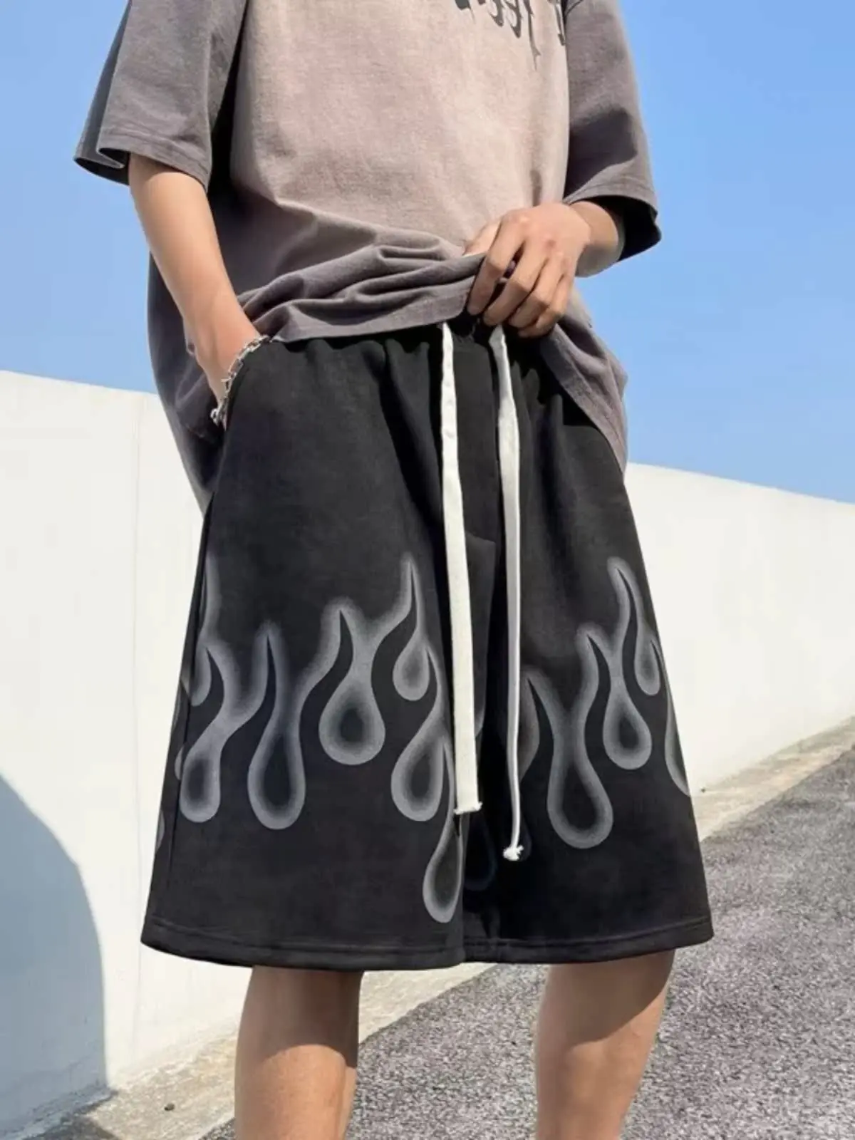 Summer New Five-Quarter Loose Basketball Style Hong Kong Fashion Men's Hip Hop Fire Trendy Shorts Casual Loose Boxer Shorts
Summer New Five-Quarter Loose Basketball Style Hong Kong Fashion Men's Hip Hop Fire Trendy Shorts Casual Loose Boxer Shorts