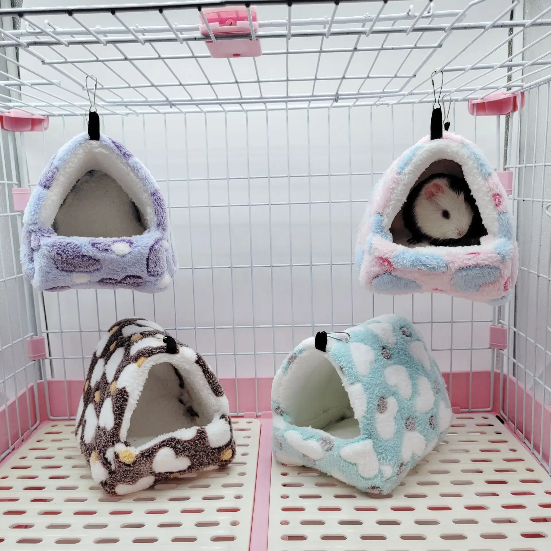 Small Pet Coral Velvet Dot Print Small Foam Pet House Hanging Hamster Bed with Zipper Small Animal Squirrel Small Parrot Cotton
Small Pet Coral Velvet Dot Print Small Foam Pet House Hanging Hamster Bed with Zipper Small Animal Squirrel Small Parrot Cotton
