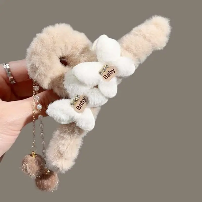 1pc Plush butterfly tassel hair clip, back of the head grip clip, shark clip clip decoration, autumn and winter new style
1pc Plush butterfly tassel hair clip, back of the head grip clip, shark clip clip decoration, autumn and winter new style