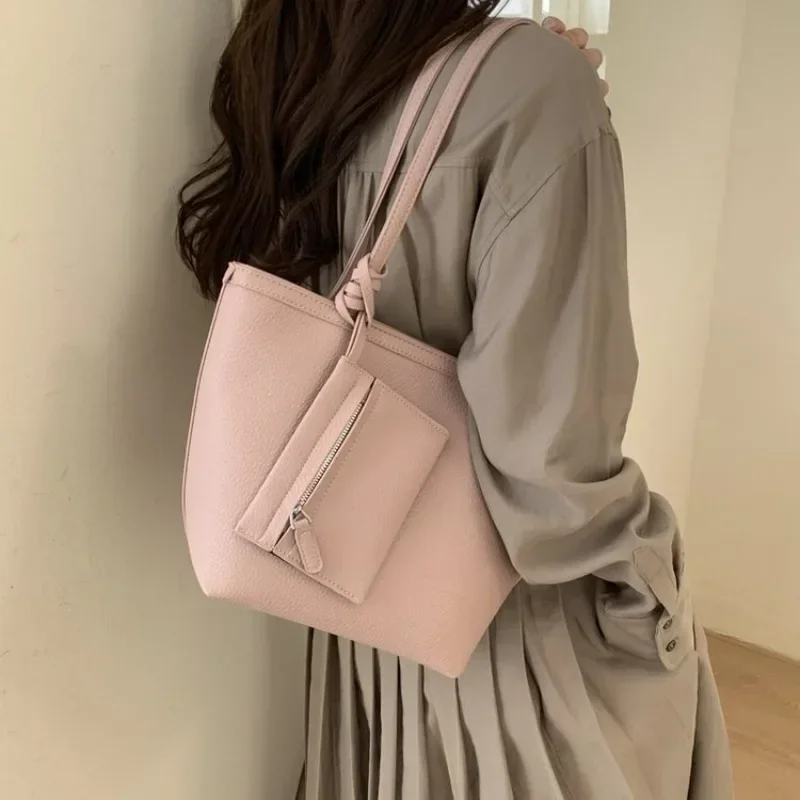 Women's Everyday Style Faux Leather Tote Shoulder Bag, for Work, Travel, Daily Commute & Casual Street Style Bags for Women
Women's Everyday Style Faux Leather Tote Shoulder Bag, for Work, Travel, Daily Commute & Casual Street Style Bags for Women