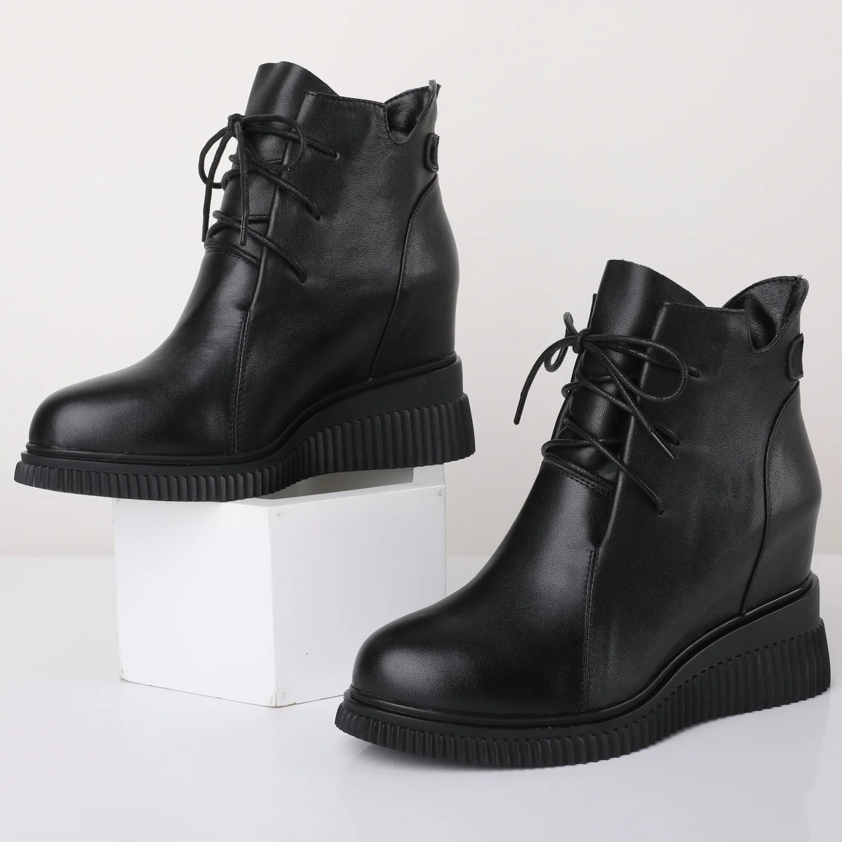 Chunky Sneakers Women Black White Genuine Leather Wedges High Heel Ankle Boots Height Increasing Platform Pumps Casual Shoes
Chunky Sneakers Women Black White Genuine Leather Wedges High Heel Ankle Boots Height Increasing Platform Pumps Casual Shoes