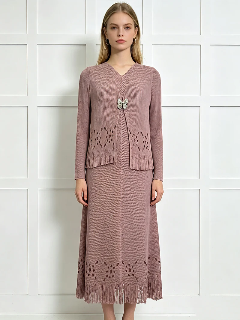 2 Piece Knit Dress Set Women V Neck Long Sleeve Hollow Out Cardigan Maxi Dress With Butterfly Brooch Elegant Solid Outfit
2 Piece Knit Dress Set Women V Neck Long Sleeve Hollow Out Cardigan Maxi Dress With Butterfly Brooch Elegant Solid Outfit