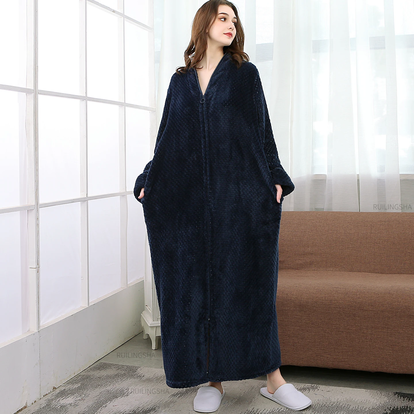Women Winter Zipper Extra Long Warm Pineapple Flannel Nightgowns Plus Size Pregnant Coral Fleece Bath Robe Shower Men Sleepwear
Women Winter Zipper Extra Long Warm Pineapple Flannel Nightgowns Plus Size Pregnant Coral Fleece Bath Robe Shower Men Sleepwear