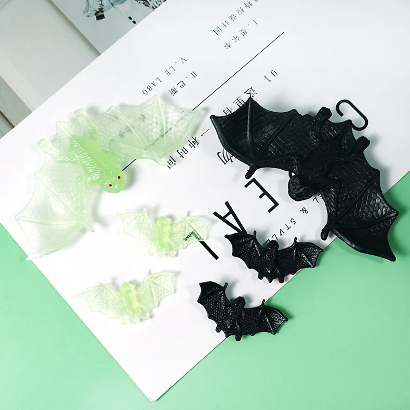 Best Glow-in-the-dark bat jewelry accessories diy cream glue pendulum table miniature Halloween scene decoration material kit
Best Glow-in-the-dark bat jewelry accessories diy cream glue pendulum table miniature Halloween scene decoration material kit